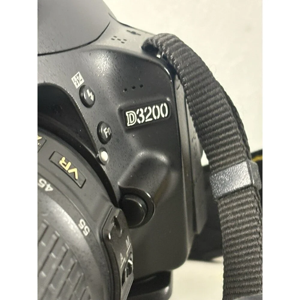 Nikon D3200 24.2MP Digital SLR Camera - Black (Kit w/ AF-S DX ED VR G 18-55mm